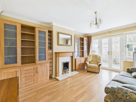 2 bedroom Bungalow for sale in High Drive, Berg Estate, Basingstoke, RG22