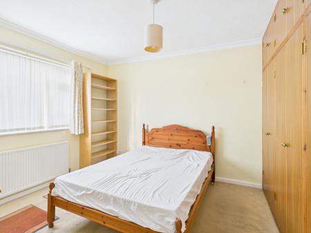 2 bedroom Bungalow for sale in High Drive, Berg Estate, Basingstoke, RG22