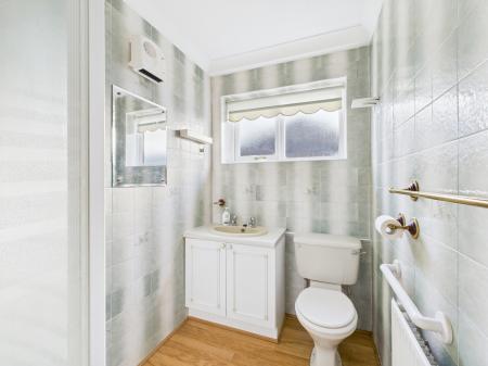 2 bedroom Bungalow for sale in High Drive, Berg Estate, Basingstoke, RG22