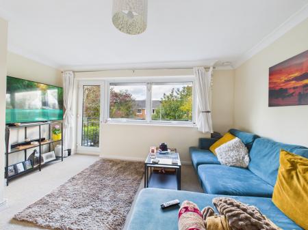 2 bedroom Maisonette for sale in Borodin Close, Basingstoke, RG22
