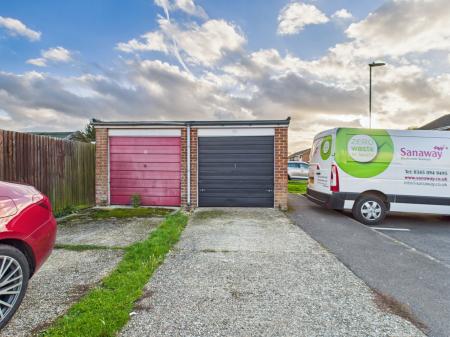 2 bedroom Maisonette for sale in Borodin Close, Basingstoke, RG22