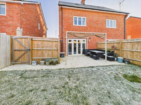 3 bedroom Town house for sale in Greenkeepers Avenue, Basingstoke, RG23