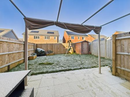 3 bedroom Town house for sale in Greenkeepers Avenue, Basingstoke, RG23