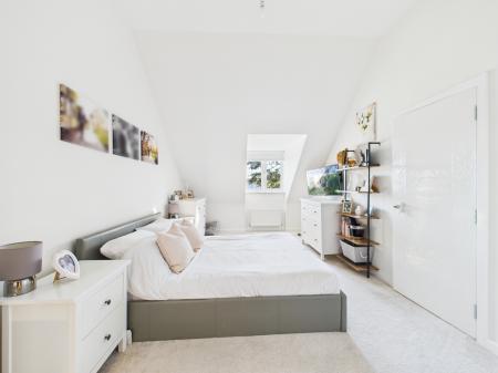 3 bedroom Town house for sale in Greenkeepers Avenue, Basingstoke, RG23