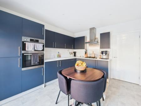 3 bedroom Town house for sale in Greenkeepers Avenue, Basingstoke, RG23