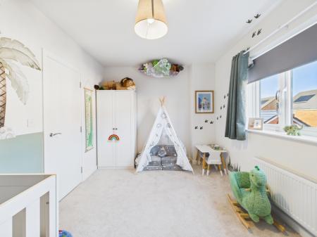 3 bedroom Town house for sale in Greenkeepers Avenue, Basingstoke, RG23