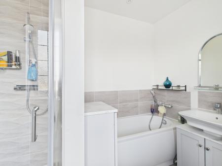 3 bedroom Detached house for sale in Greenkeepers Avenue, Beggarwood, Basingstoke, RG23