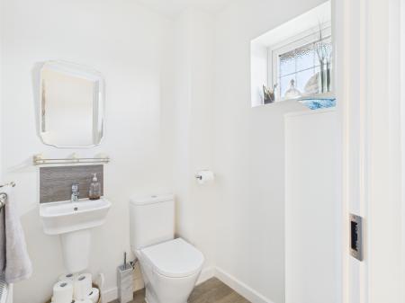 3 bedroom Detached house for sale in Greenkeepers Avenue, Beggarwood, Basingstoke, RG23