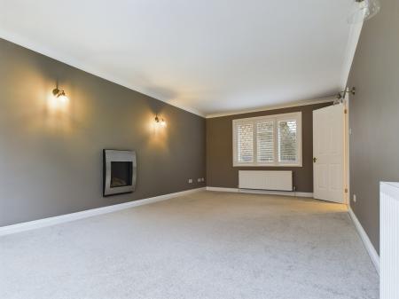 4 bedroom Detached house for sale in Thyme Close, Chineham, Basingstoke, RG24