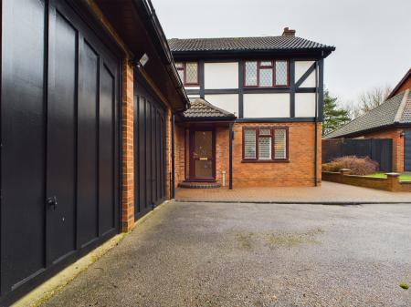 4 bedroom Detached house for sale in Thyme Close, Chineham, Basingstoke, RG24