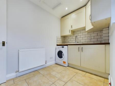 4 bedroom Detached house for sale in Thyme Close, Chineham, Basingstoke, RG24