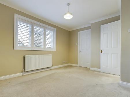 4 bedroom Detached house for sale in Thyme Close, Chineham, Basingstoke, RG24