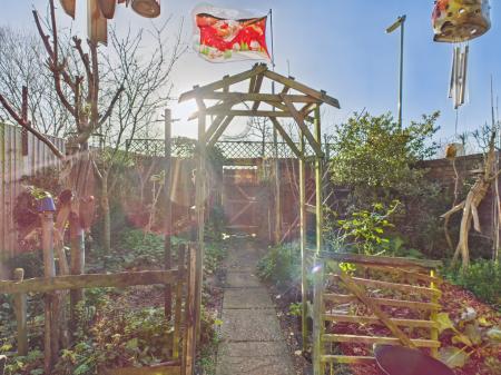 3 bedroom End of terrace house for sale in Montserrat Road, Basingstoke, RG24