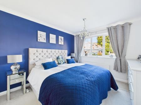 4 bedroom Detached house for sale in Saffron Close, Chineham, Basingstoke, RG24