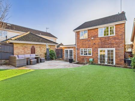 4 bedroom Detached house for sale in Saffron Close, Chineham, Basingstoke, RG24