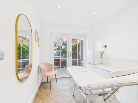 4 bedroom Detached house for sale in Saffron Close, Chineham, Basingstoke, RG24