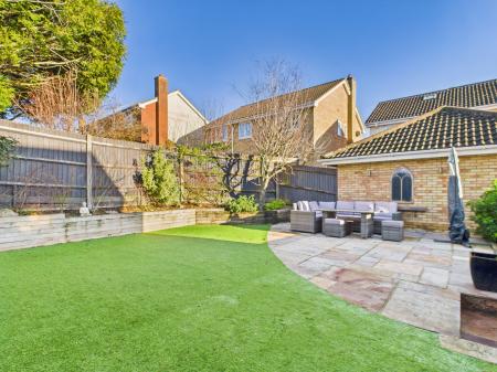 4 bedroom Detached house for sale in Saffron Close, Chineham, Basingstoke, RG24