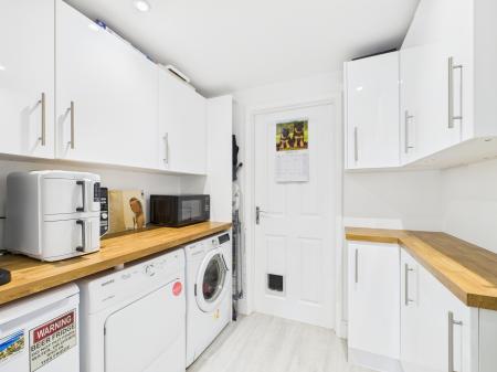 4 bedroom Detached house for sale in Saffron Close, Chineham, Basingstoke, RG24