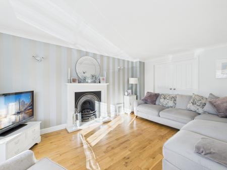 4 bedroom Detached house for sale in Saffron Close, Chineham, Basingstoke, RG24