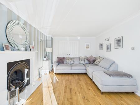 4 bedroom Detached house for sale in Saffron Close, Chineham, Basingstoke, RG24