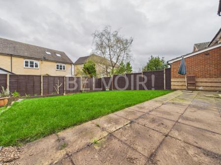 4 bedroom Detached house to let in Dorset Crescent, Worting, Basingstoke, RG22