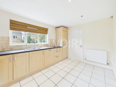 4 bedroom Detached house to let in Dorset Crescent, Worting, Basingstoke, RG22