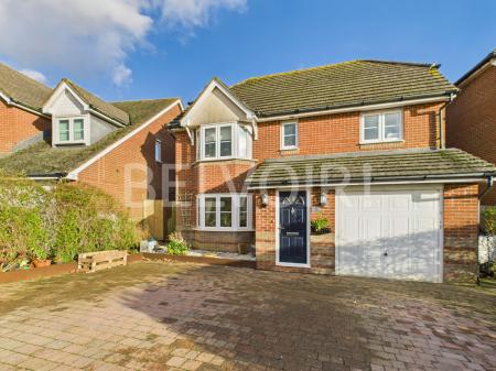4 bedroom Detached house to let in Dorset Crescent, Worting, Basingstoke, RG22