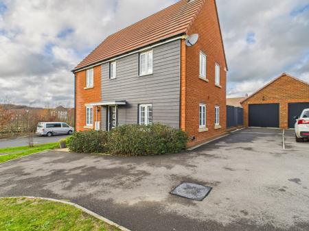 3 bedroom Detached house for sale in Hasker Road, Basingstoke, RG24
