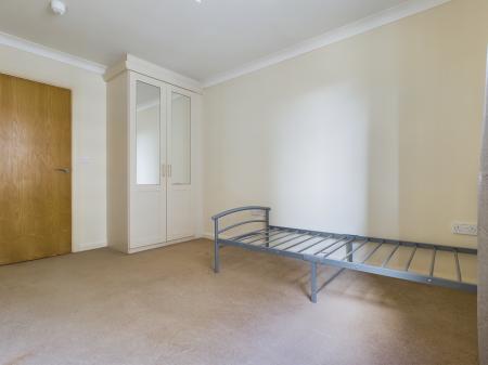 2 bedroom Flat to let in Crown Heights, Alencon Link, Basingstoke, RG21