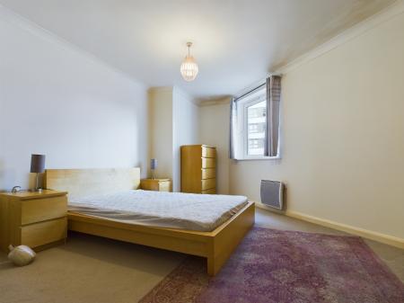 2 bedroom Flat to let in Crown Heights, Alencon Link, Basingstoke, RG21