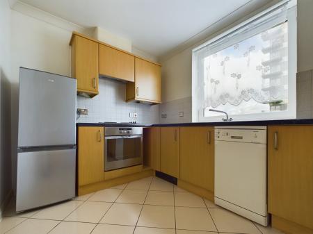 2 bedroom Flat to let in Crown Heights, Alencon Link, Basingstoke, RG21