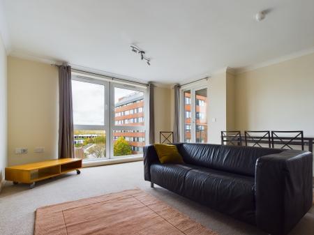 2 bedroom Flat to let in Crown Heights, Alencon Link, Basingstoke, RG21