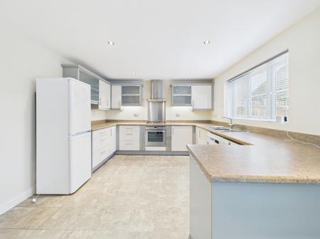 4 bedroom Semi-detached house to let in Downlands Way, South Wonston, Winchester, SO21