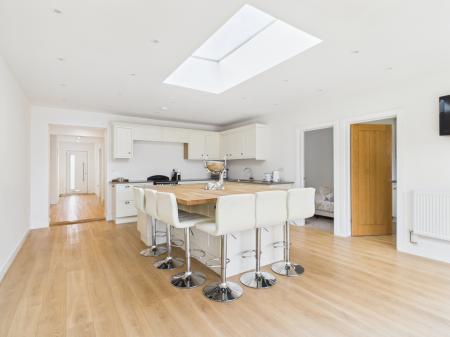 4 bedroom Detached bungalow for sale in Roman Road, Basingstoke, RG23