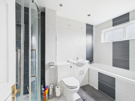 3 bedroom Terraced House for sale in Mozart Close, Basingstoke, RG22