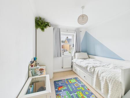 3 bedroom Semi-detached house for sale in Avington Way, Hook, Hook, RG27