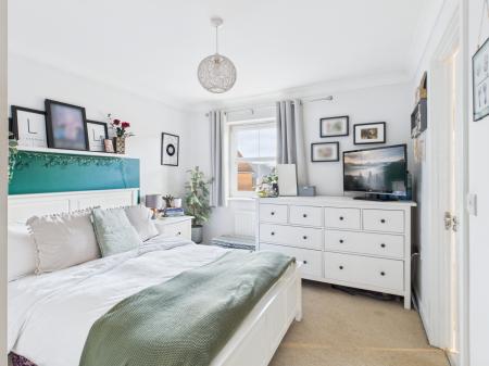 3 bedroom Semi-detached house for sale in Avington Way, Hook, Hook, RG27