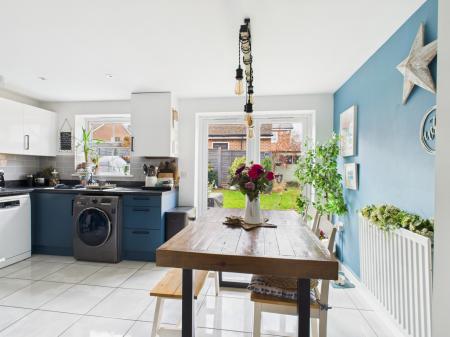 3 bedroom Semi-detached house for sale in Avington Way, Hook, Hook, RG27