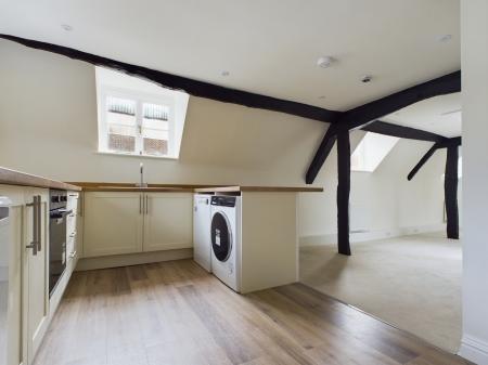 1 bedroom Studio flat to let in Church Street, Town Centre, Basingstoke, RG21