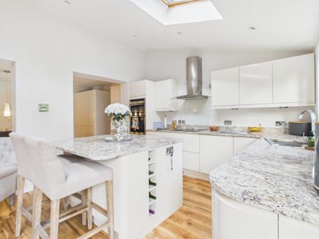 3 bedroom Detached house for sale in Lavender Road, Basingstoke, RG22