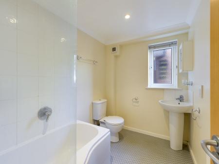 2 bedroom Flat to let in Old Worting Road, Worting, Basingstoke, RG22