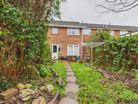 3 bedroom Terraced House for sale in Porter Road, Basingstoke, RG22