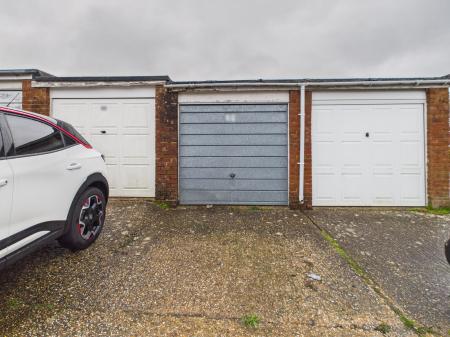 3 bedroom Terraced House for sale in Porter Road, Basingstoke, RG22