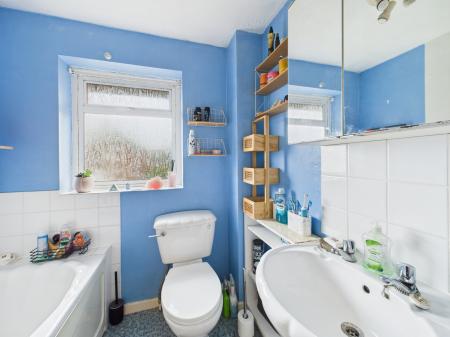 3 bedroom Terraced House for sale in Porter Road, Basingstoke, RG22