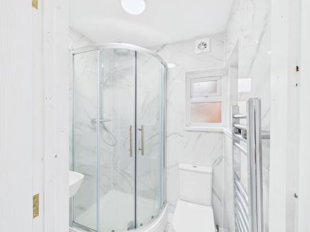 2 bedroom Terraced House to let in Oakridge Road, Oakridge, Basingstoke, RG21