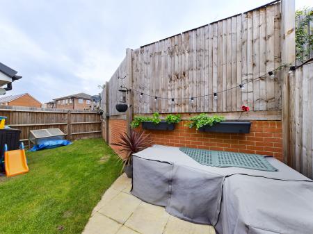 5 bedroom Terraced House to let in John Liddell Way, Chapel Gate, Basingstoke, RG21