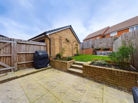 5 bedroom Terraced House to let in John Liddell Way, Chapel Gate, Basingstoke, RG21