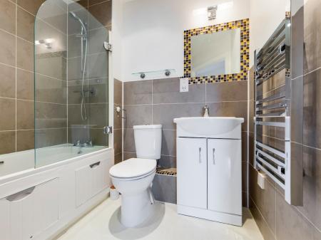 2 bedroom Flat to let in Winterthur Way, Victory Hill, Basingstoke, RG21