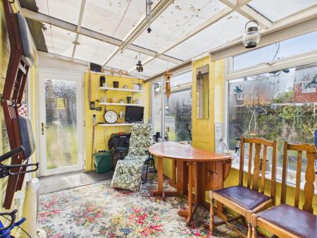 4 bedroom Detached house for sale in Poynings Crescent, Basingstoke, RG21