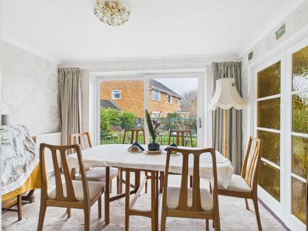 4 bedroom Detached house for sale in Poynings Crescent, Basingstoke, RG21